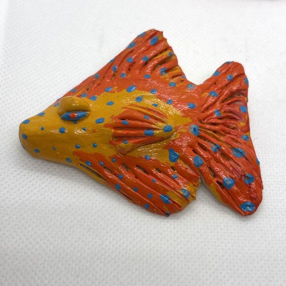 Vintage Pine Lot of 3 Handcrafted Plaster Animal‎ Pin Brooch Fish Wolf 90s Style - Picture 5 of 9